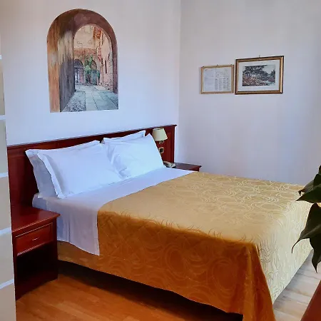 Hotel Aurora 3*
