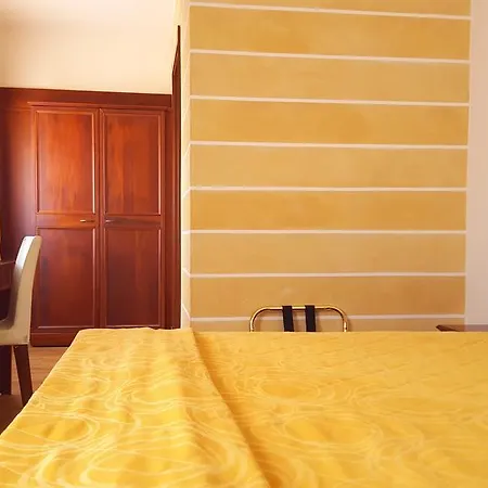 Aurora Hotel 3*