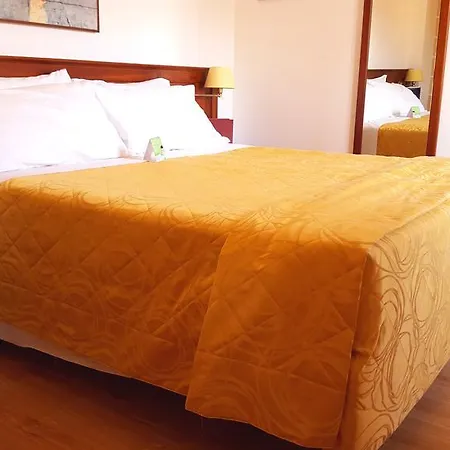 Aurora Hotel 3*